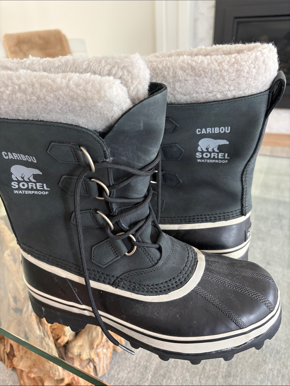 Sorel  Caribou Winter Boots in Black with Cream Lining Never worn no tags Size 9